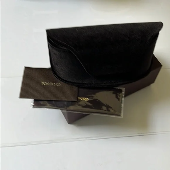 Tom Ford brown velvet eyeglass, /Sunglasses - Picture 7 of 7